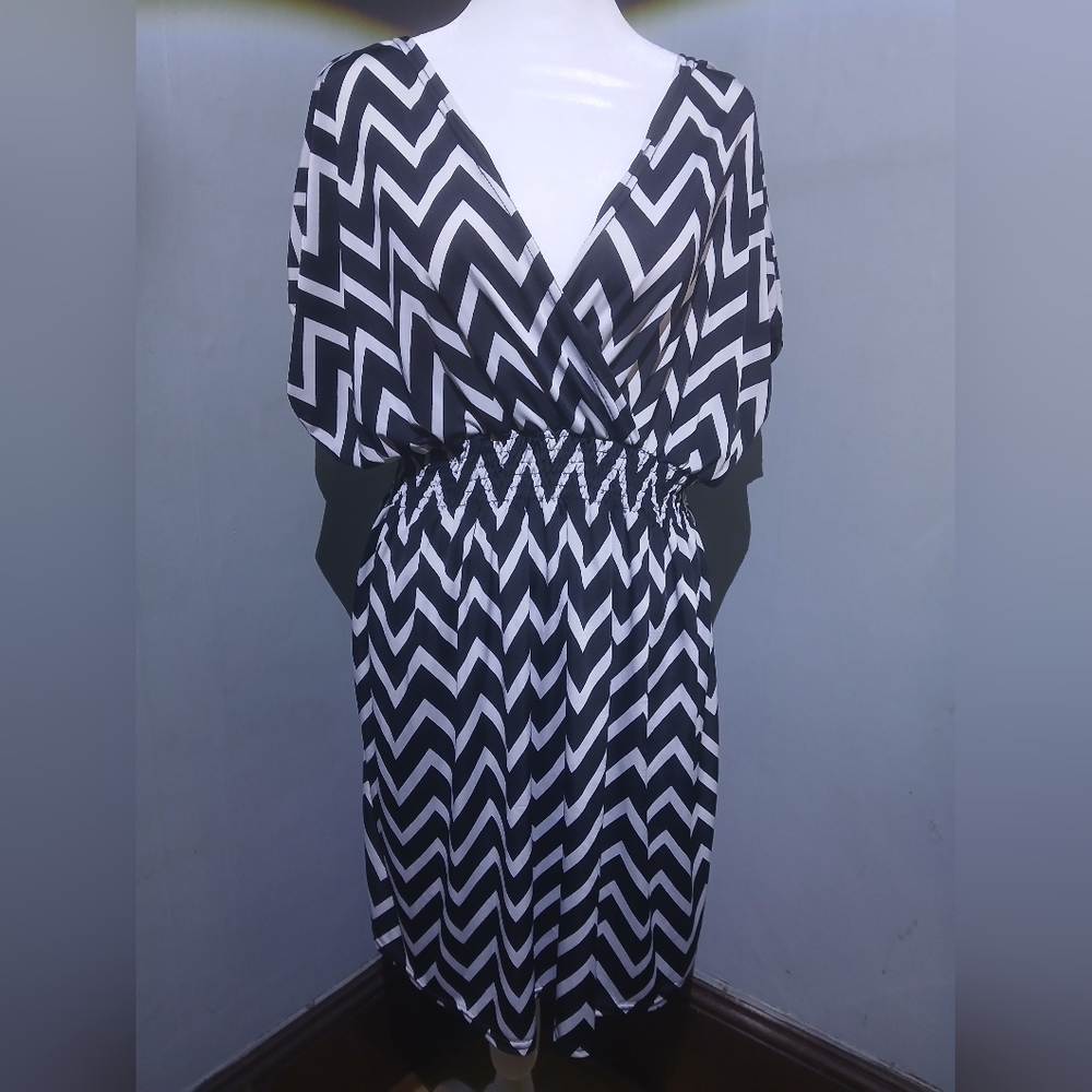 Second Skin Overalls Black & White Chevron Mini Dress – Stretch Fit